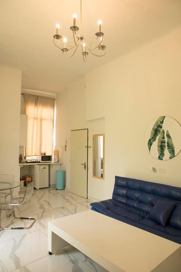 Bauhaus Stylish Apartments - By Bookiz Tel Aviv-Jaffa Exterior foto